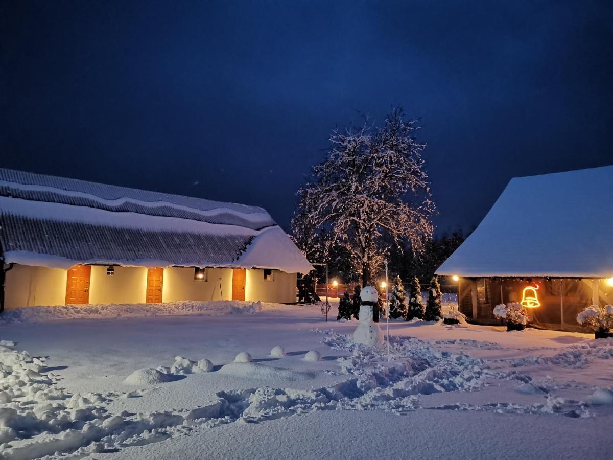 Agrochalupki Lägenhet Korczowa Exteriör bild