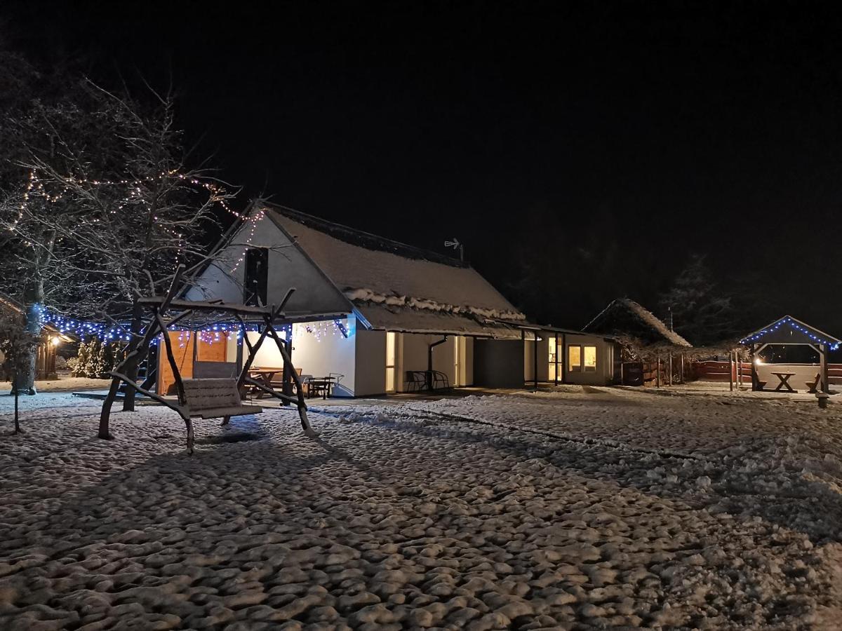 Agrochalupki Lägenhet Korczowa Exteriör bild