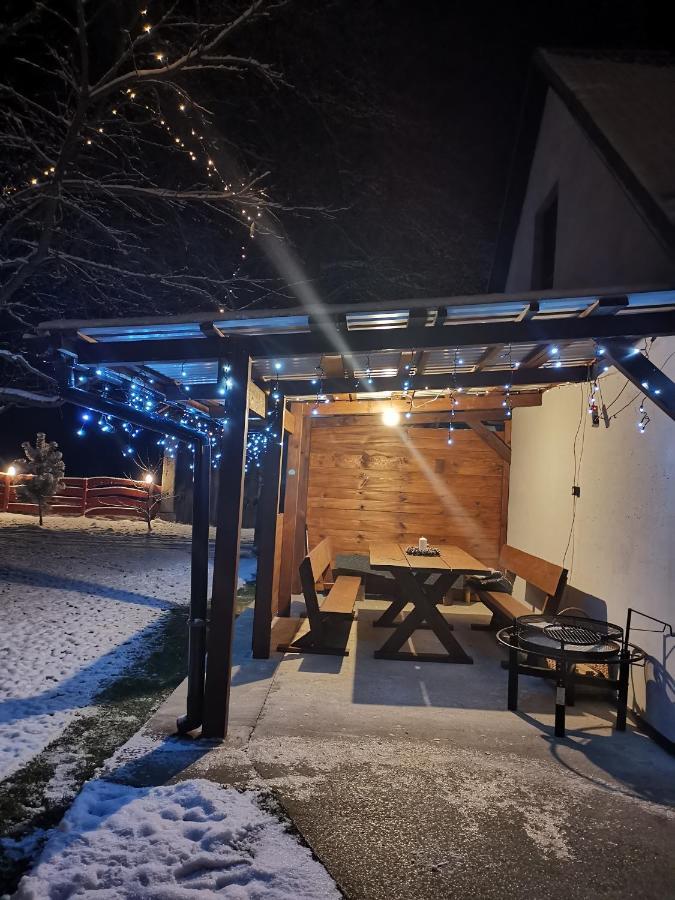 Agrochalupki Lägenhet Korczowa Exteriör bild