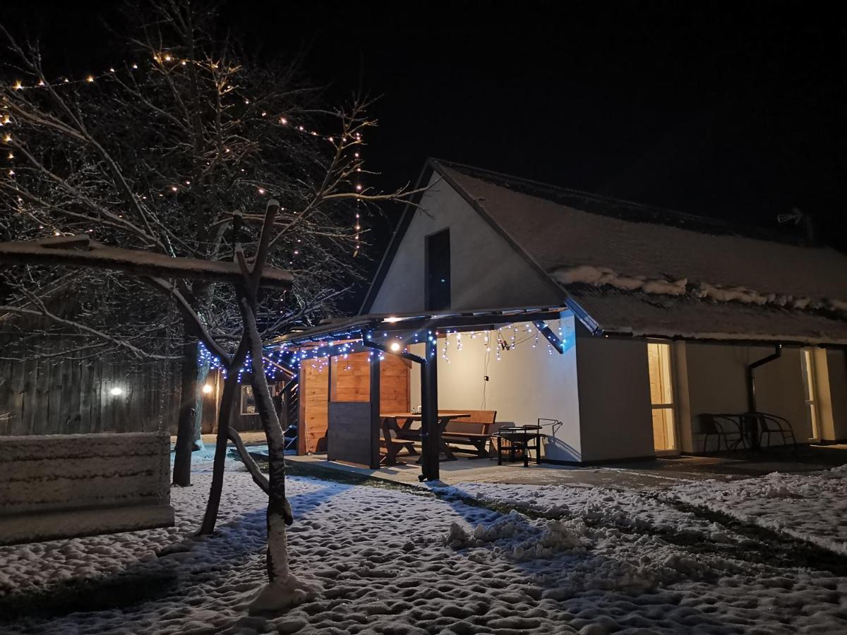 Agrochalupki Lägenhet Korczowa Exteriör bild
